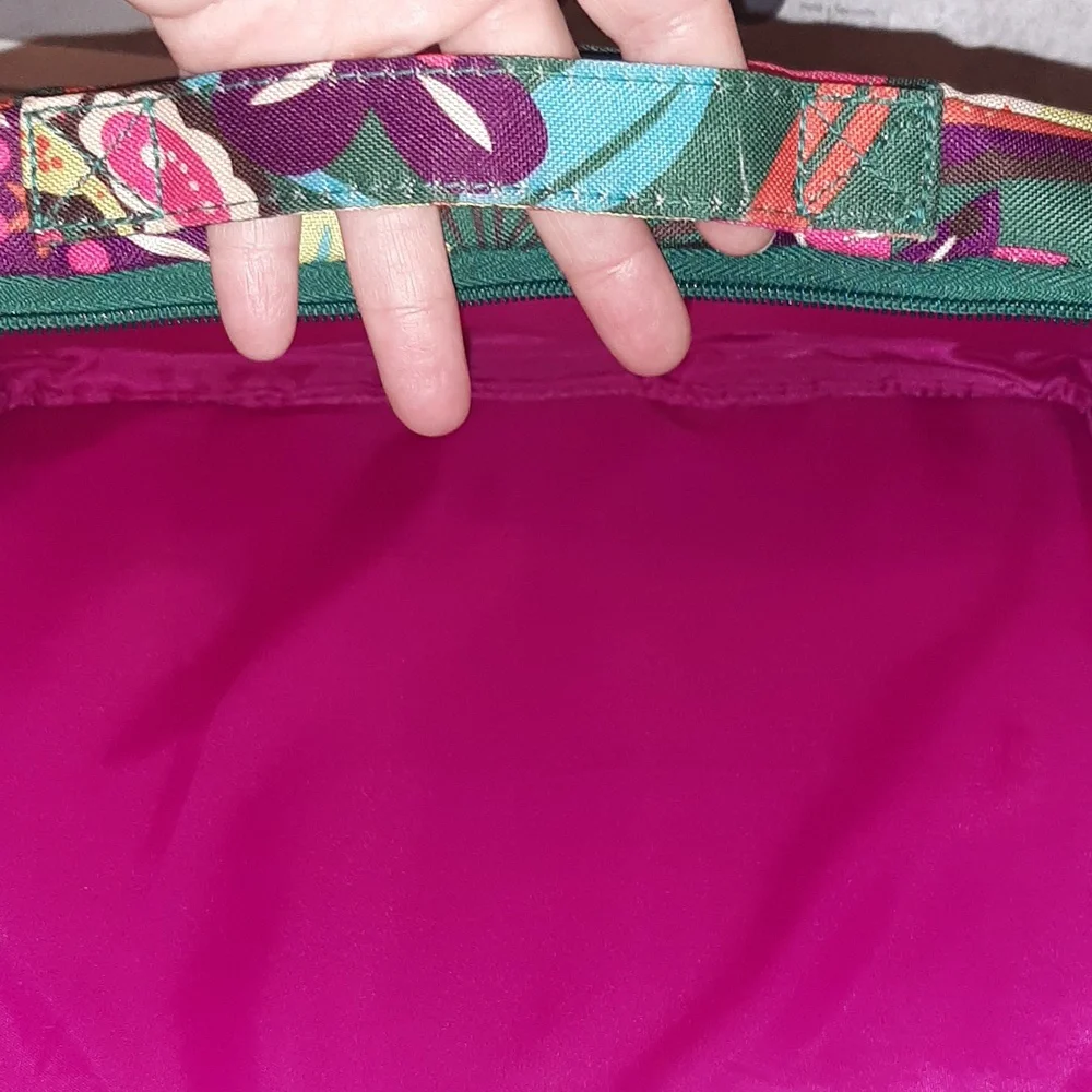 📗Lily Bloom Tablet Cover/Sleeve with Handle📗